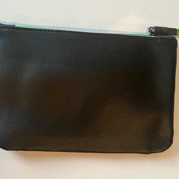 💄3/$12💄 NWOT: IPSY Black Vampire Lip Makeup Bag - Picture 4 of 4